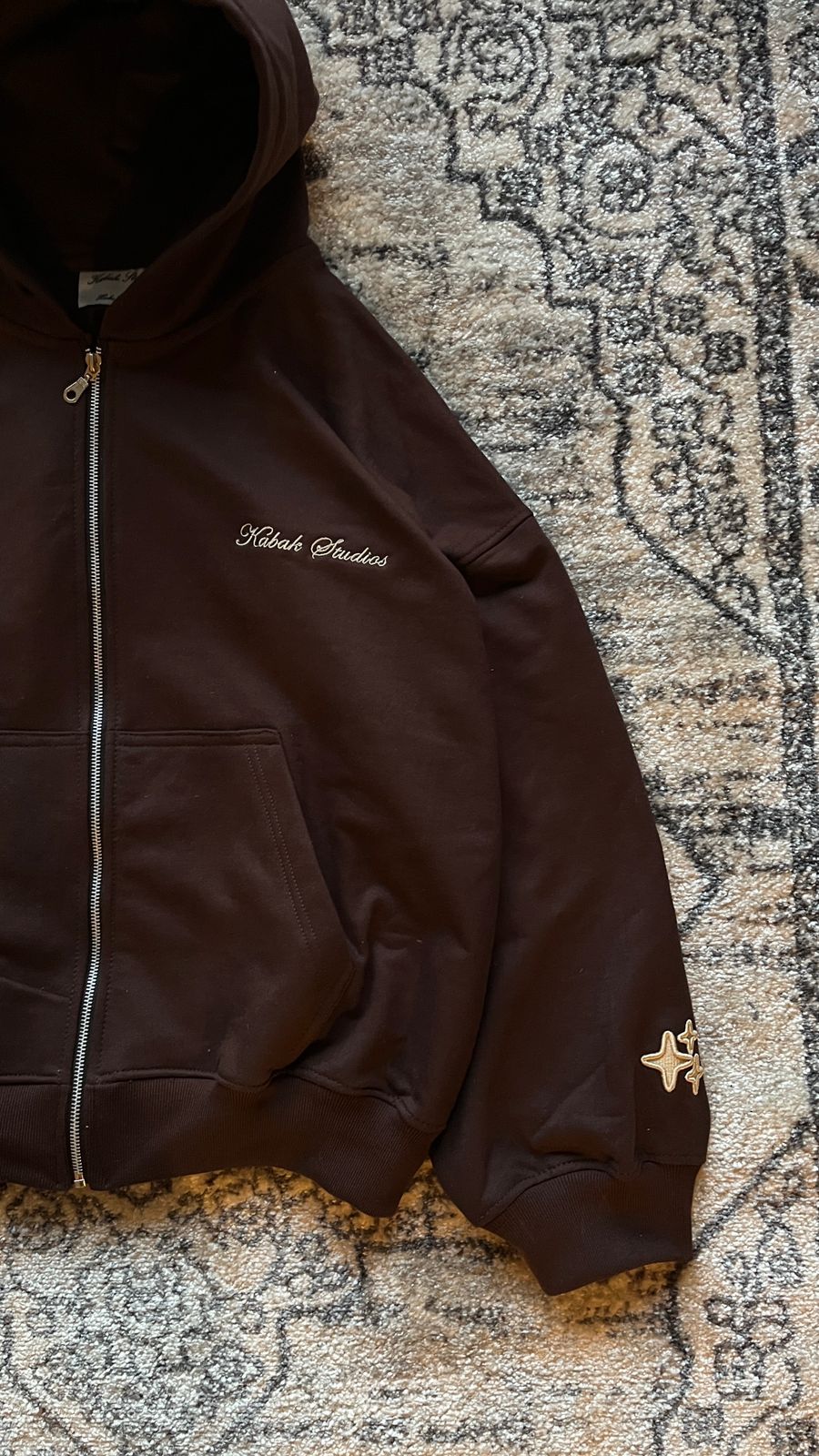 SIMPLE HOODIE by KABAK STUDIOS CAFE โ