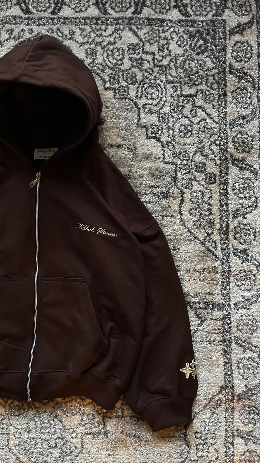 SIMPLE HOODIE by KABAK STUDIOS CAFE โ